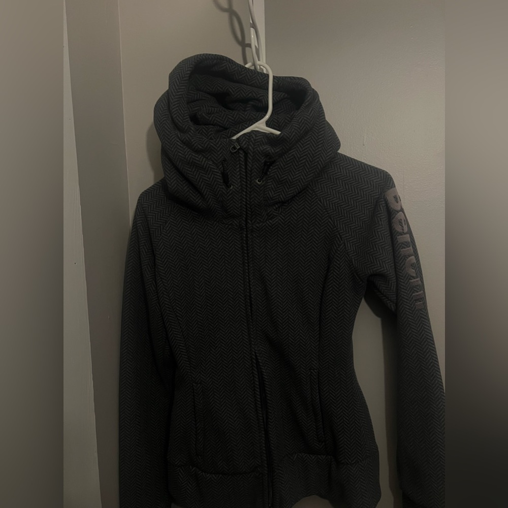 Bench zip up